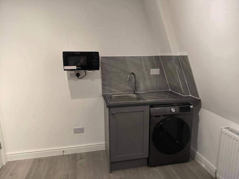 לונדון Studio Style Room, Near Tooting Broadway Station מראה חיצוני תמונה