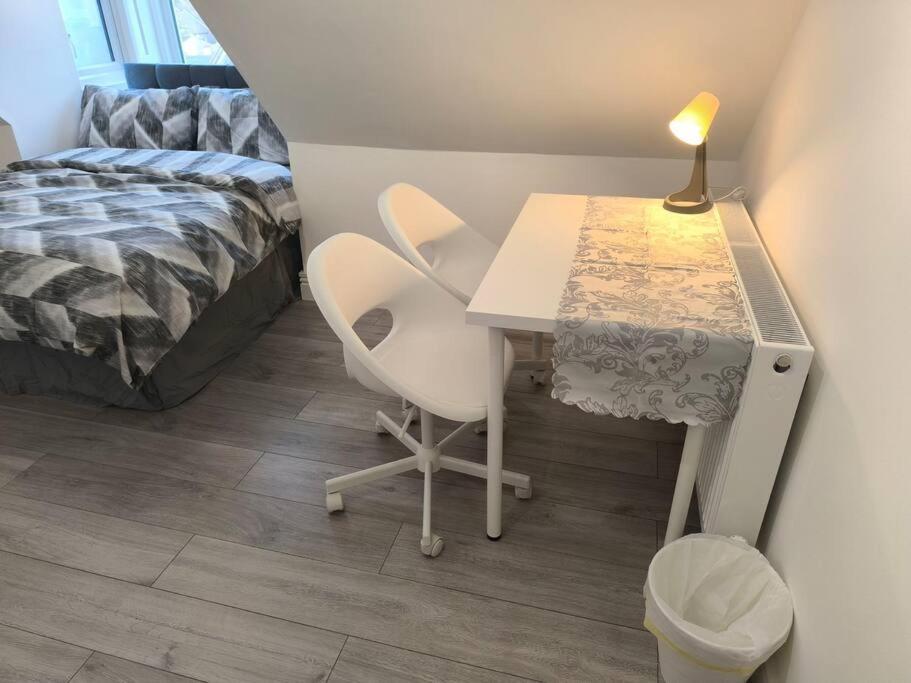 לונדון Studio Style Room, Near Tooting Broadway Station מראה חיצוני תמונה